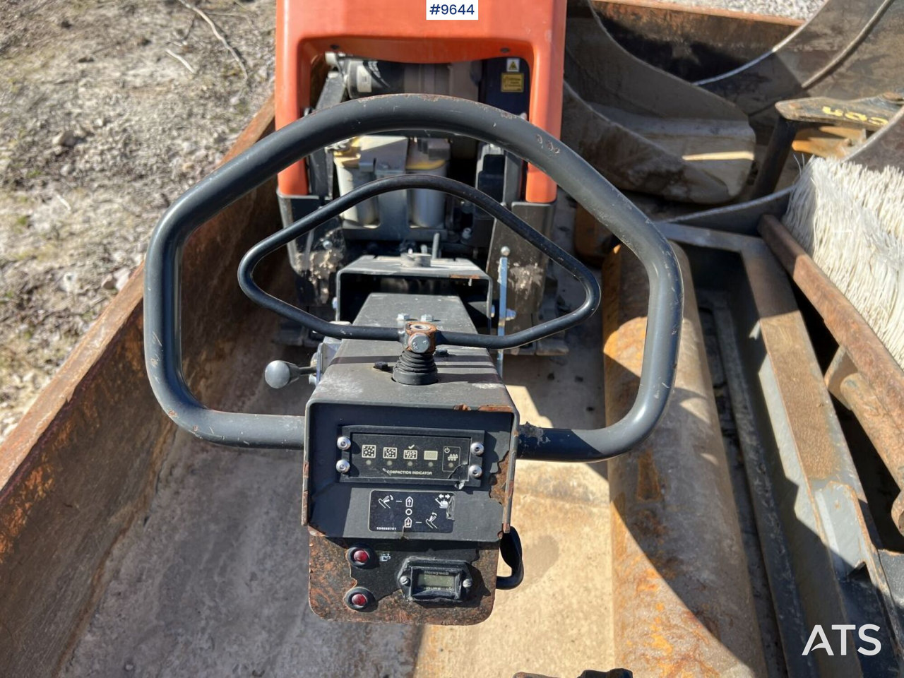 Husqvarna LG504 Vibratory Plate - Виброплита: фото 4 Husqvarna LG504 Vibratory Plate - Виброплита: фото 4