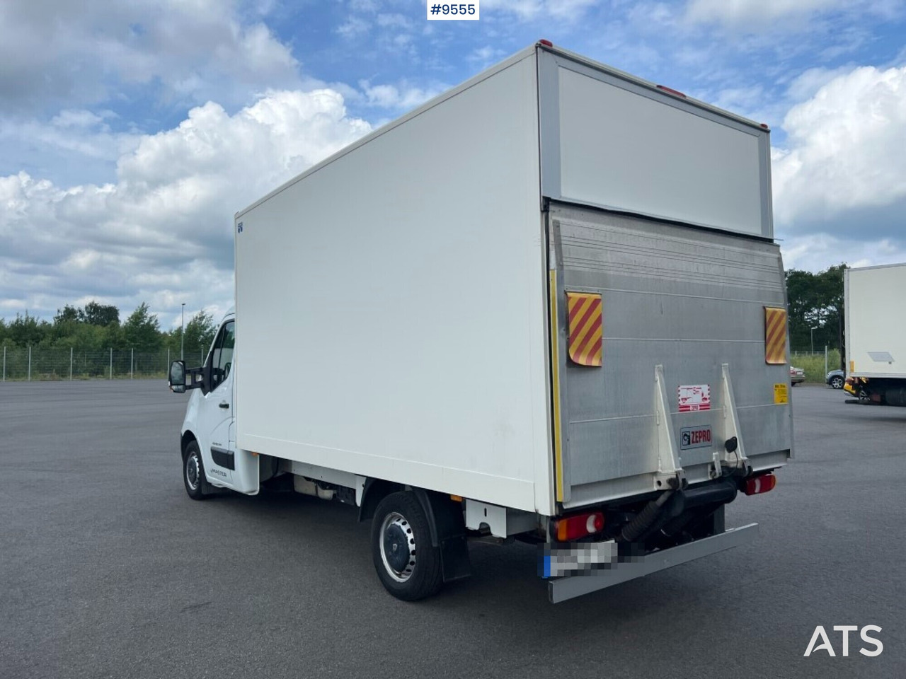 Renault Master with tail lift - Фургон с закрытым кузовом: фото 4 Renault Master with tail lift - Фургон с закрытым кузовом: фото 4