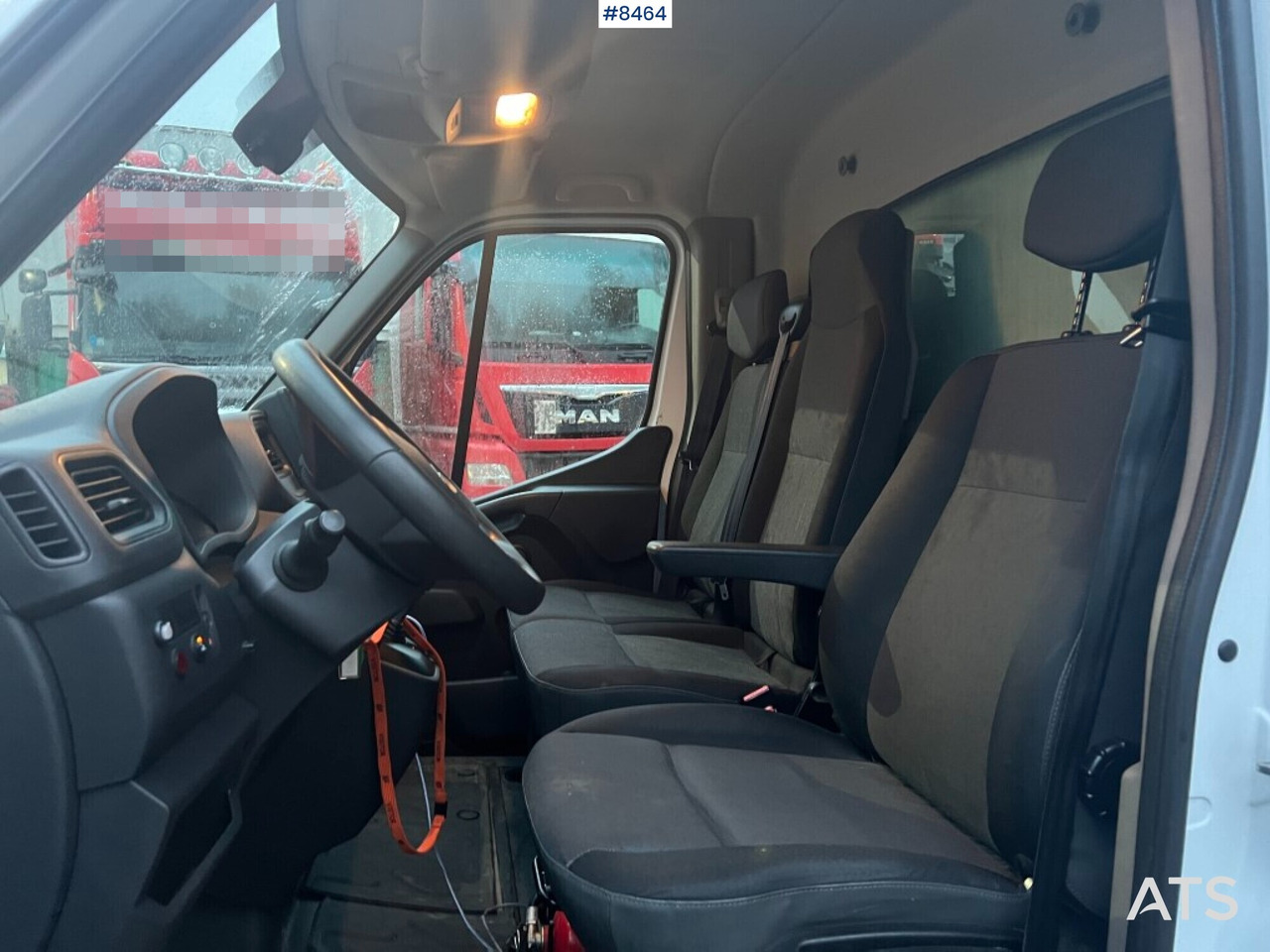 Renault master with tail lift - Фургон с закрытым кузовом: фото 5 Renault master with tail lift - Фургон с закрытым кузовом: фото 5
