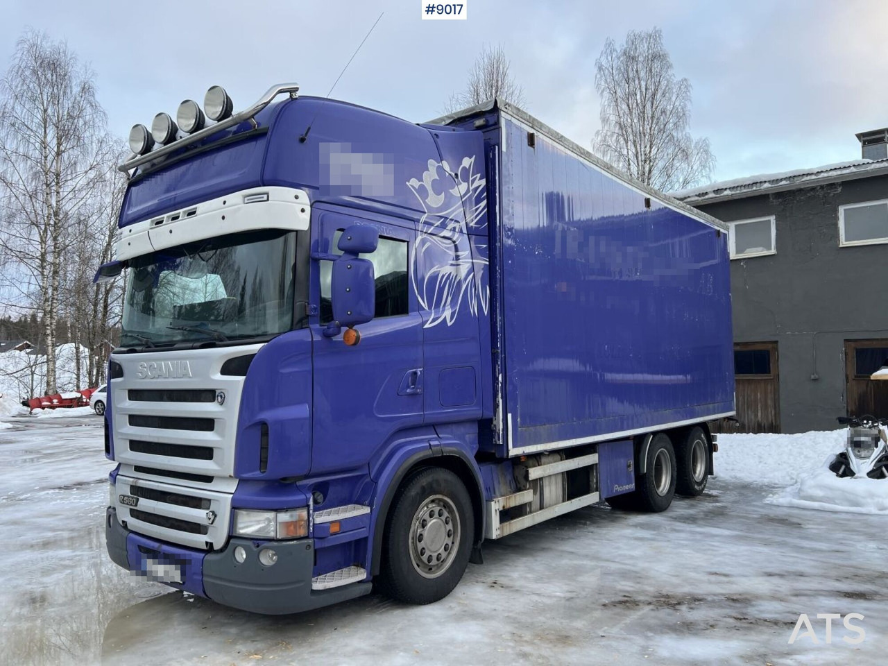 SCANIA R560 chipper truck - Грузовик с закрытым кузовом: фото 1 SCANIA R560 chipper truck - Грузовик с закрытым кузовом: фото 1