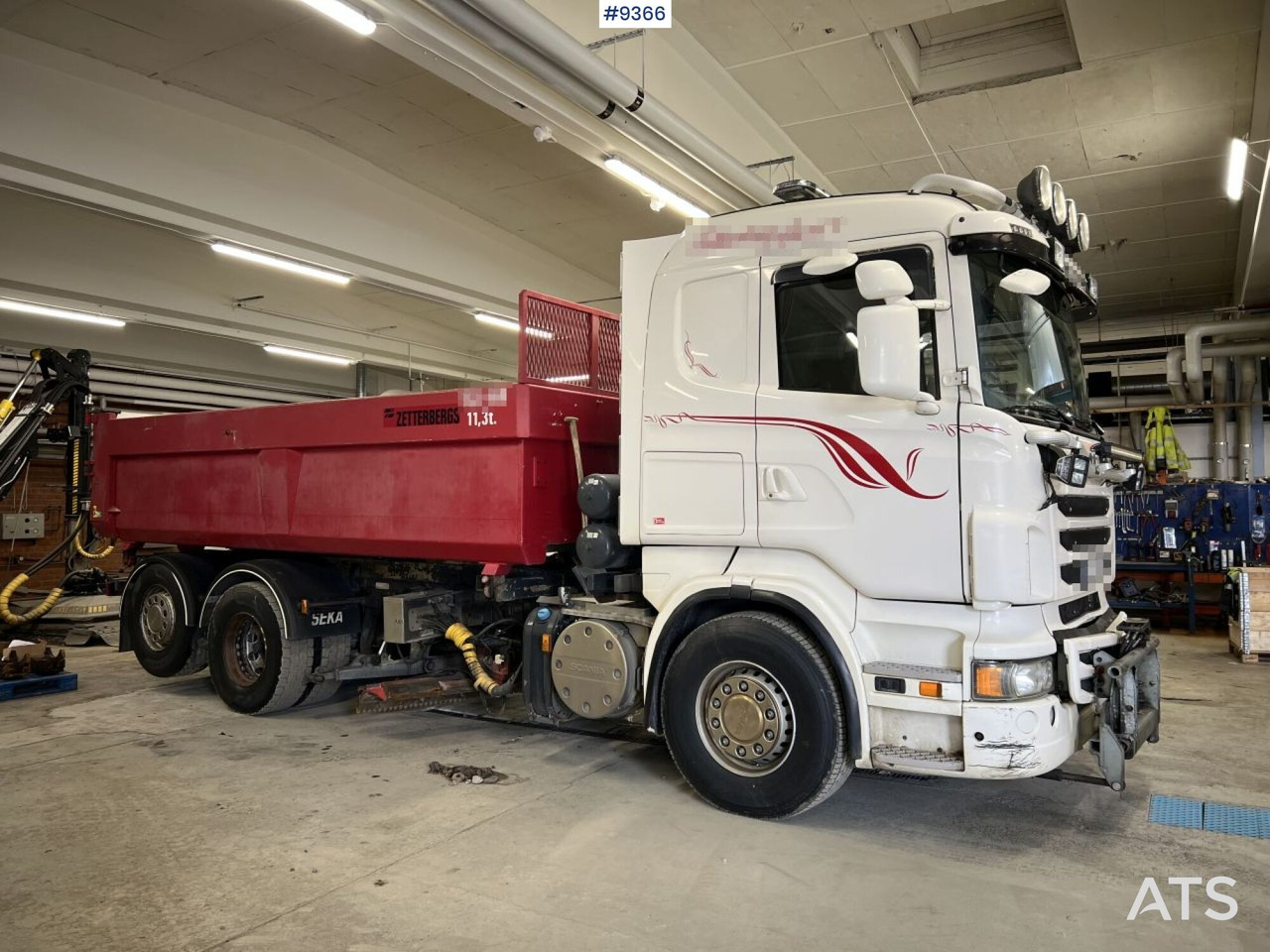 Scania R560 with laxo lock and plow equipment - Самосвал: фото 2 Scania R560 with laxo lock and plow equipment - Самосвал: фото 2