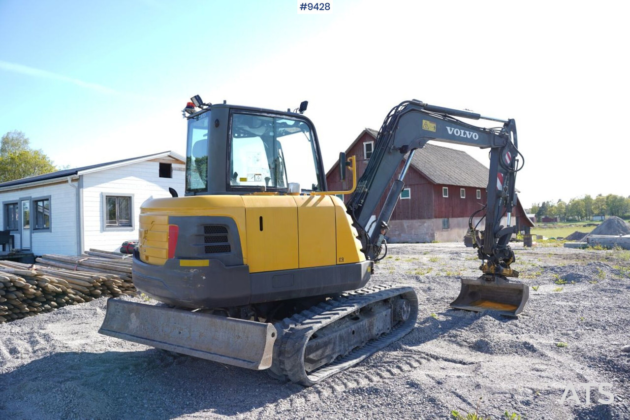 VOLVO EC 55 with tools (VIDEO) - Мини-экскаватор: фото 3 VOLVO EC 55 with tools (VIDEO) - Мини-экскаватор: фото 3