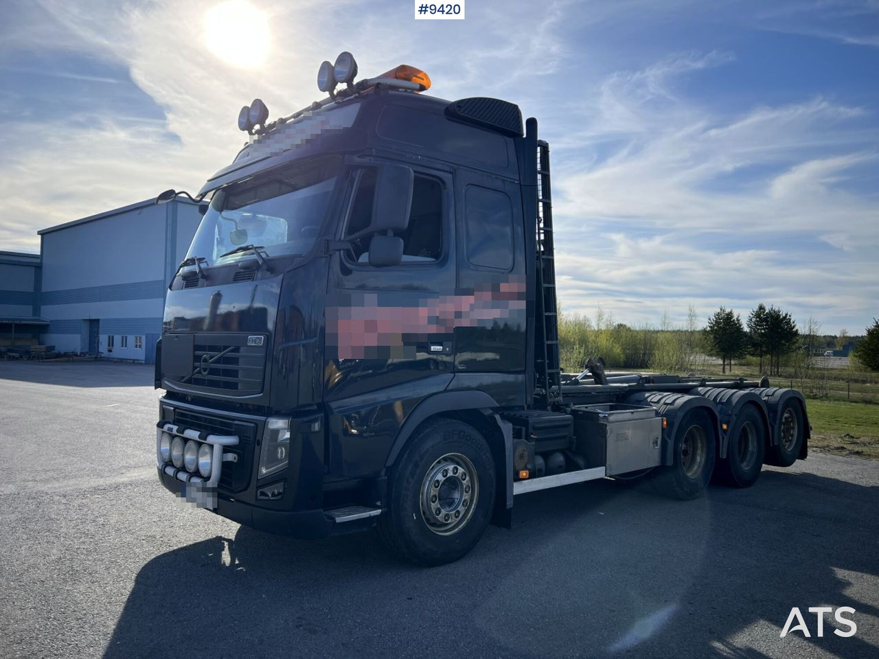 Volvo FH16 8*4 Tridem Hooklift - Крюковой мультилифт: фото 1 Volvo FH16 8*4 Tridem Hooklift - Крюковой мультилифт: фото 1
