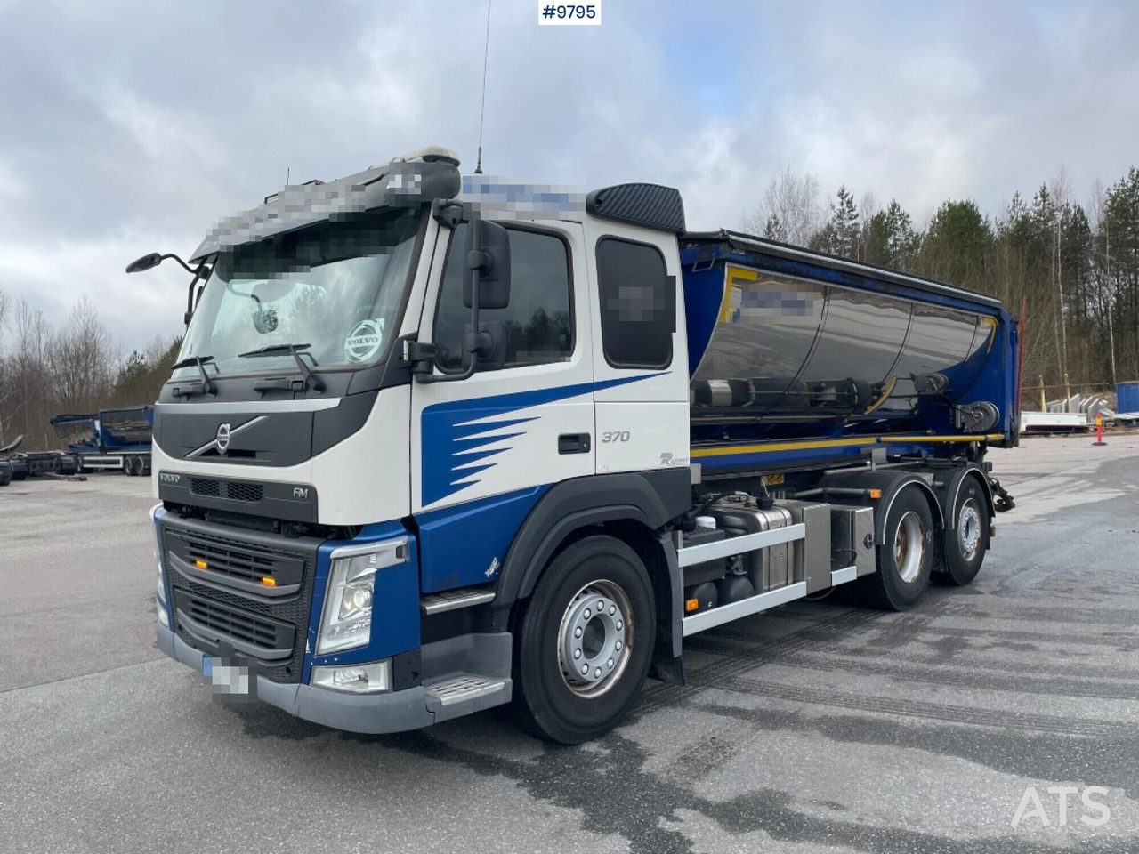 Volvo FM 370 6X2 Spreader truck - Самосвал: фото 1 Volvo FM 370 6X2 Spreader truck - Самосвал: фото 1
