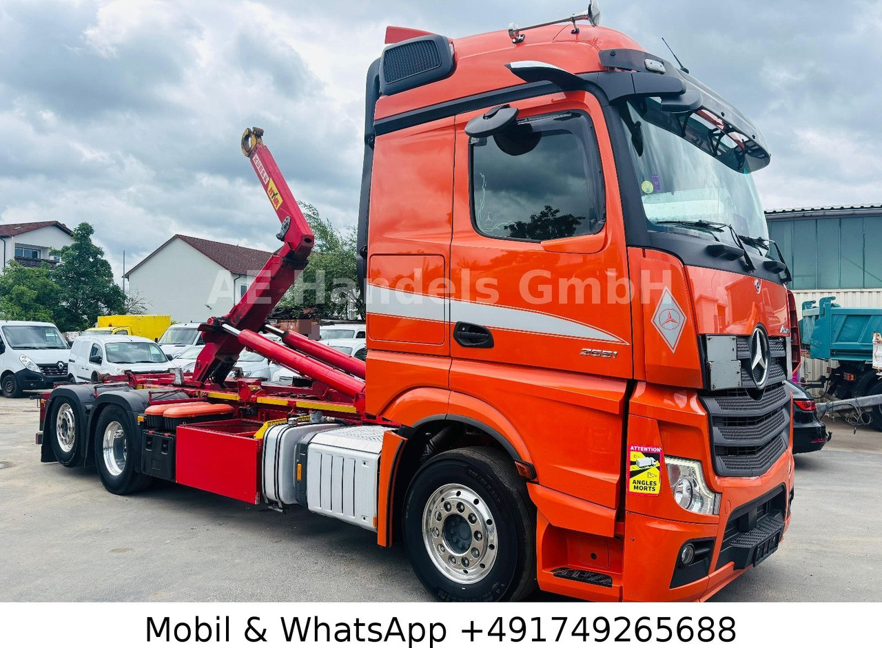 Mercedes-Benz Actros V 2551 L BL 6x2 *Retarder/Hyva-18-60-S - Крюковой мультилифт, Автоманипулятор: фото 2 Mercedes-Benz Actros V 2551 L BL 6x2 *Retarder/Hyva-18-60-S - Крюковой мультилифт, Автоманипулятор: фото 2