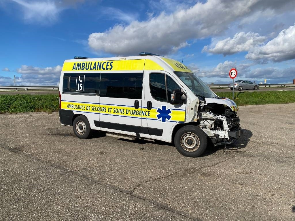 Fiat LES DAUPHINS/DUCATO TORINO 2.3M-Jet 160 endommagée - Фургон с закрытым кузовом: фото 3 Fiat LES DAUPHINS/DUCATO TORINO 2.3M-Jet 160 endommagée - Фургон с закрытым кузовом: фото 3