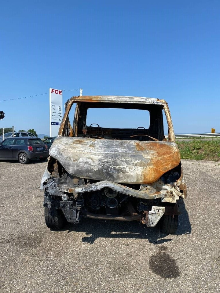 Iveco DAILY 33S12 / 2.3D 115 - Цельнометаллический фургон: фото 2 Iveco DAILY 33S12 / 2.3D 115 - Цельнометаллический фургон: фото 2