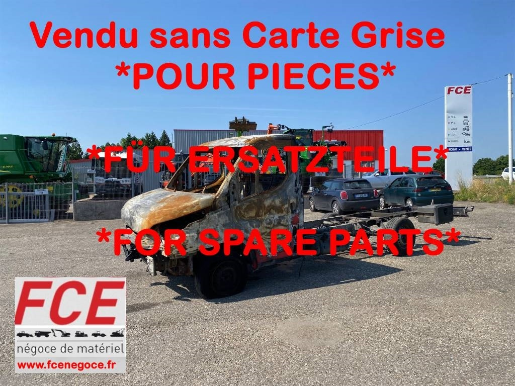 Iveco DAILY 33S12 / 2.3D 115 - Цельнометаллический фургон: фото 1 Iveco DAILY 33S12 / 2.3D 115 - Цельнометаллический фургон: фото 1