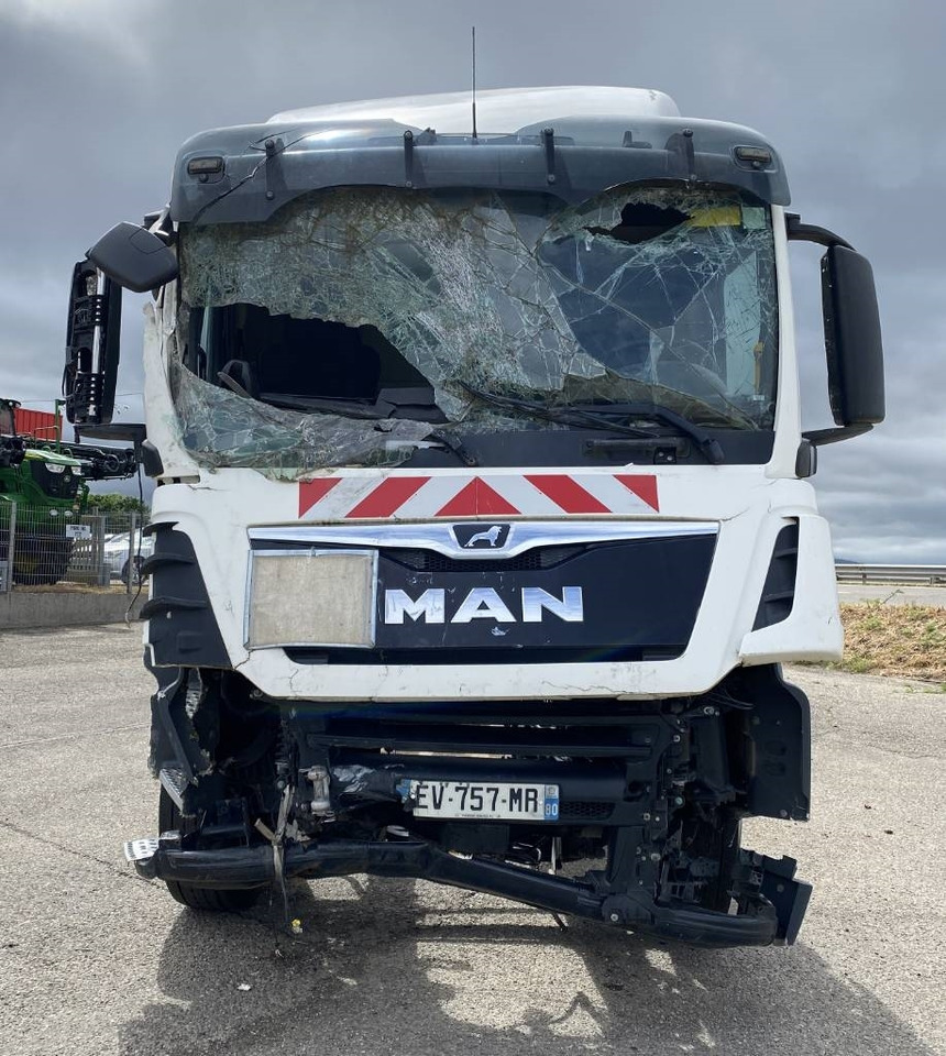 MAN TGS 18.320 *VENDU SANS MOTEUR NI BOITE DE VITESSE* - Грузовик-шасси: фото 2 MAN TGS 18.320 *VENDU SANS MOTEUR NI BOITE DE VITESSE* - Грузовик-шасси: фото 2