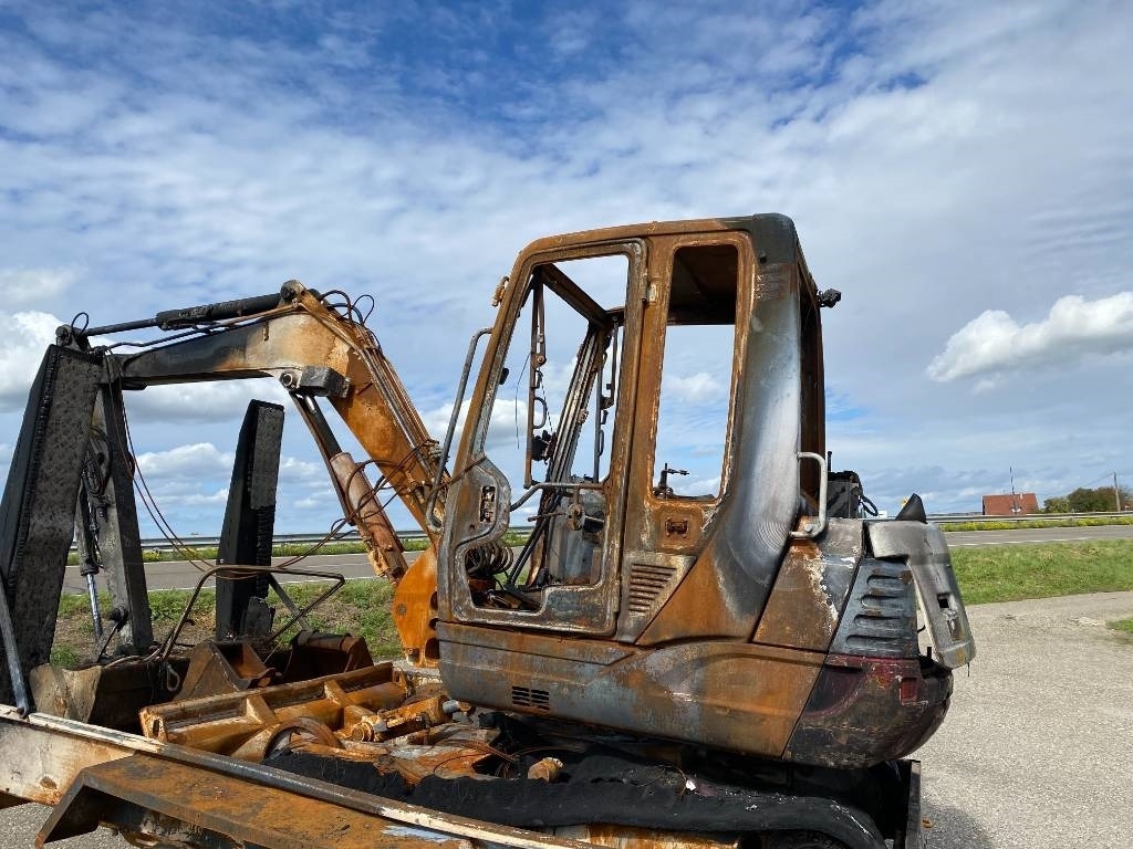 Takeuchi TB 250 + Brise roche et Godets endommagée - Мини-экскаватор: фото 3 Takeuchi TB 250 + Brise roche et Godets endommagée - Мини-экскаватор: фото 3