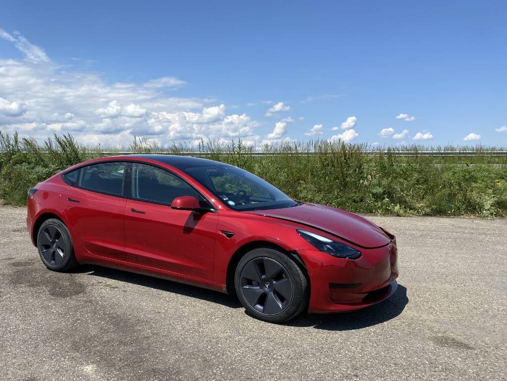 Tesla MODEL 3 5YJ3 - Rwd Carte Grise Française endommagé - Легковой автомобиль: фото 3 Tesla MODEL 3 5YJ3 - Rwd Carte Grise Française endommagé - Легковой автомобиль: фото 3