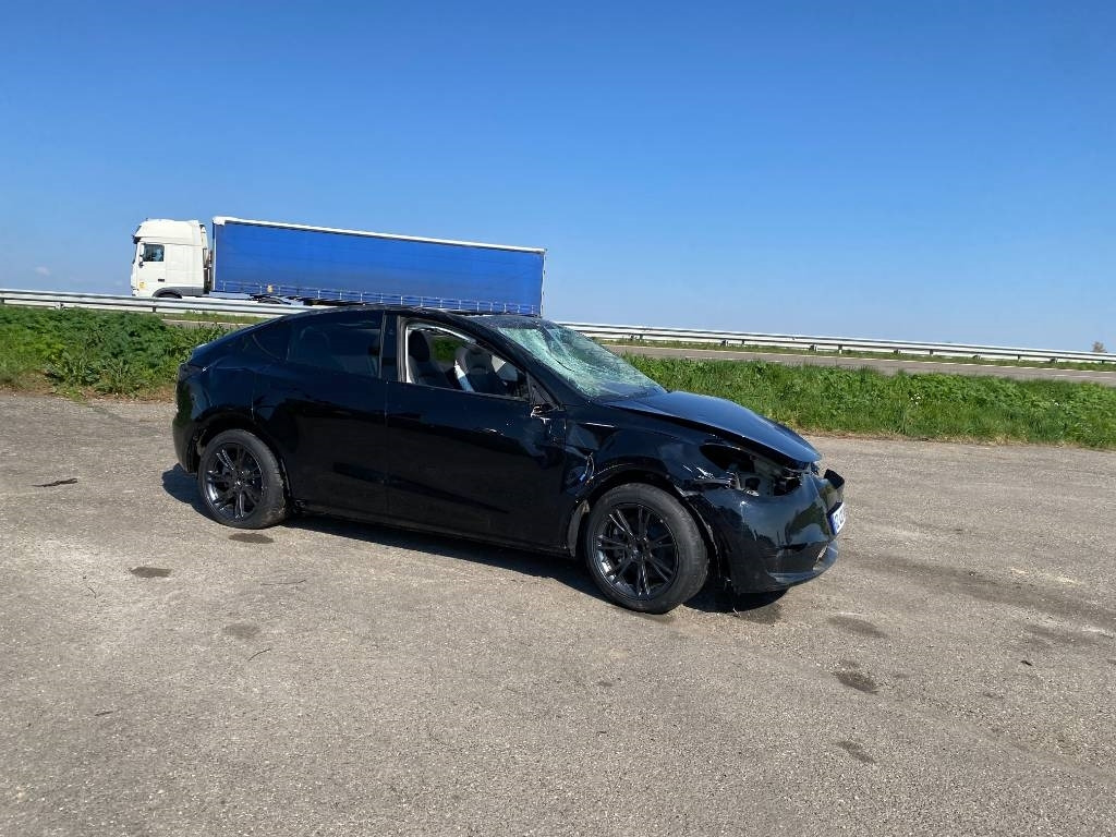 Tesla Model Y RWD/Origine Française endommagée - Седан: фото 4 Tesla Model Y RWD/Origine Française endommagée - Седан: фото 4