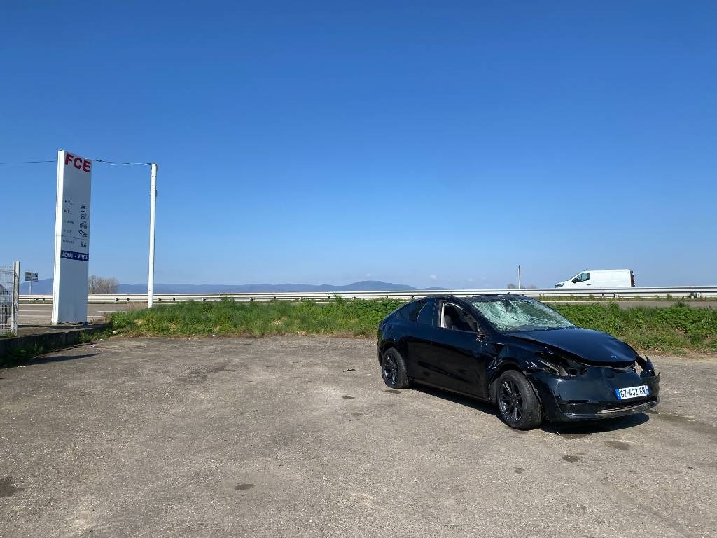 Tesla Model Y RWD/Origine Française endommagée - Седан: фото 3 Tesla Model Y RWD/Origine Française endommagée - Седан: фото 3