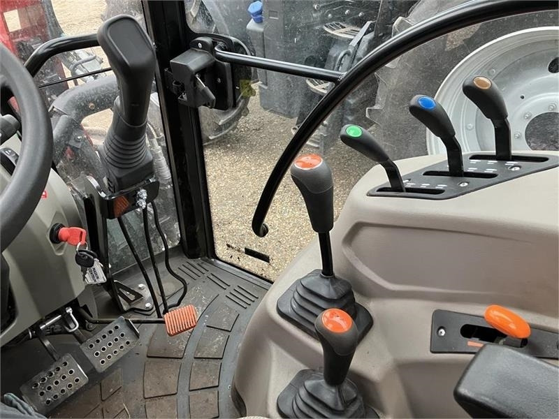 Case IH FARMALL 65A/LÆSSER - Трактор: фото 4 Case IH FARMALL 65A/LÆSSER - Трактор: фото 4