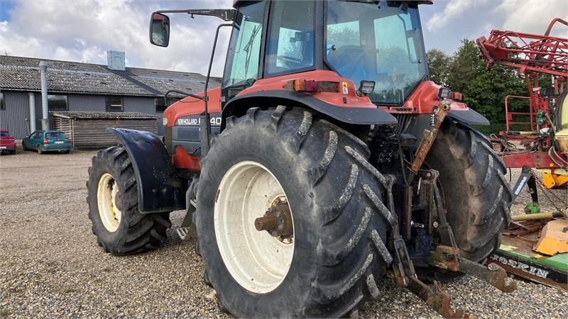 New Holland G 240 SS - Трактор: фото 3 New Holland G 240 SS - Трактор: фото 3