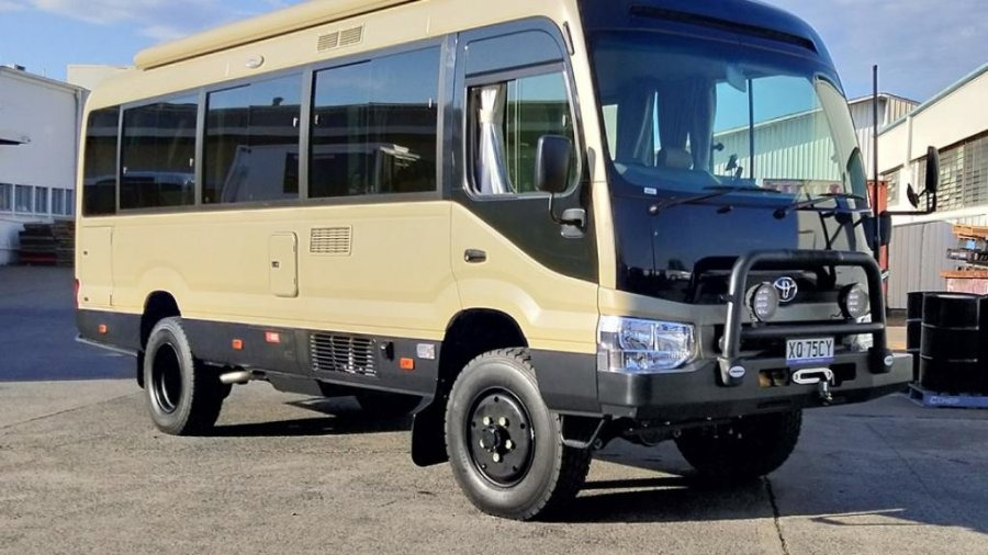Toyota Coaster 23 SEATS 4x4 4.2L Diesel Manual - Пригородный автобус: фото 4 Toyota Coaster 23 SEATS 4x4 4.2L Diesel Manual - Пригородный автобус: фото 4