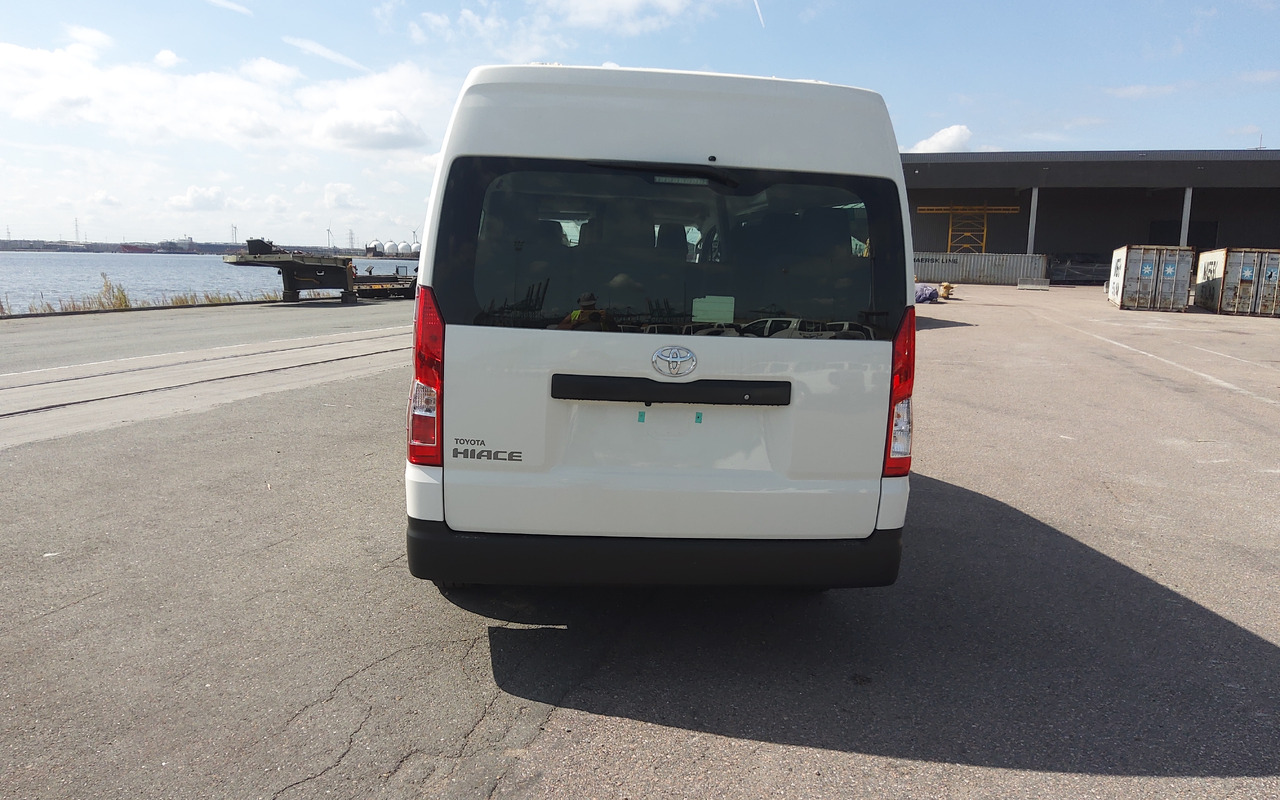 Toyota Hiace HIGH ROOF / TOIT HAUT 3.5L Petrol Manual - Микроавтобус, Пассажирский фургон: фото 4 Toyota Hiace HIGH ROOF / TOIT HAUT 3.5L Petrol Manual - Микроавтобус, Пассажирский фургон: фото 4