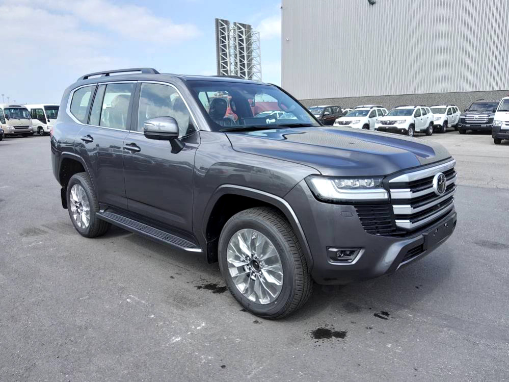 Toyota Land Cruiser 300 V6 VXR ZX 7 SEATERS / PLACES 3.5L Petrol Automatic AEOB - Легковой автомобиль: фото 3 Toyota Land Cruiser 300 V6 VXR ZX 7 SEATERS / PLACES 3.5L Petrol Automatic AEOB - Легковой автомобиль: фото 3