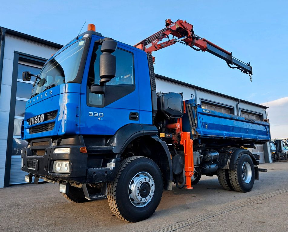Iveco Trakker 190T33 4x4 Euro5 Kran Atlas 120.2E Funk Iveco Trakker 190T33 4x4 Euro5 Kran Atlas 120.2E Funk - Самосвал, Автоманипулятор: фото 1 Iveco Trakker 190T33 4x4 Euro5 Kran Atlas 120.2E Funk Iveco Trakker 190T33 4x4 Euro5 Kran Atlas 120.2E Funk - Самосвал, Автоманипулятор: фото 1