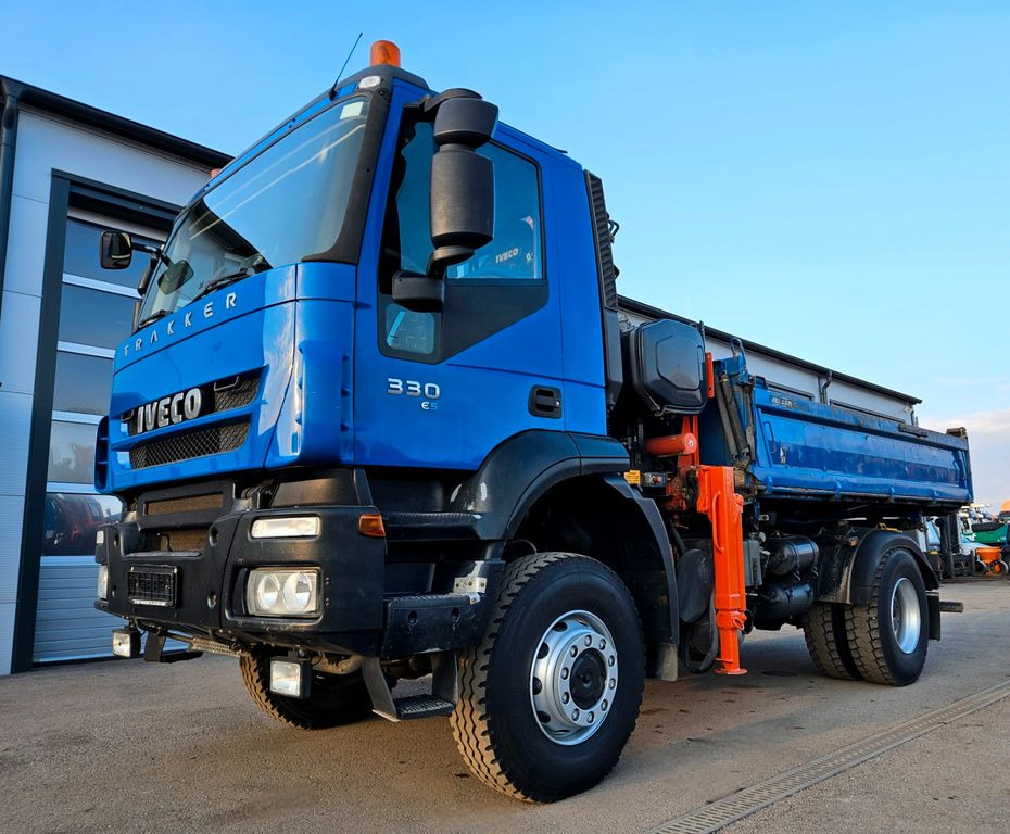 Iveco Trakker 190T33 4x4 Euro5 Kran Atlas 120.2E Funk Iveco Trakker 190T33 4x4 Euro5 Kran Atlas 120.2E Funk - Самосвал, Автоманипулятор: фото 5 Iveco Trakker 190T33 4x4 Euro5 Kran Atlas 120.2E Funk Iveco Trakker 190T33 4x4 Euro5 Kran Atlas 120.2E Funk - Самосвал, Автоманипулятор: фото 5