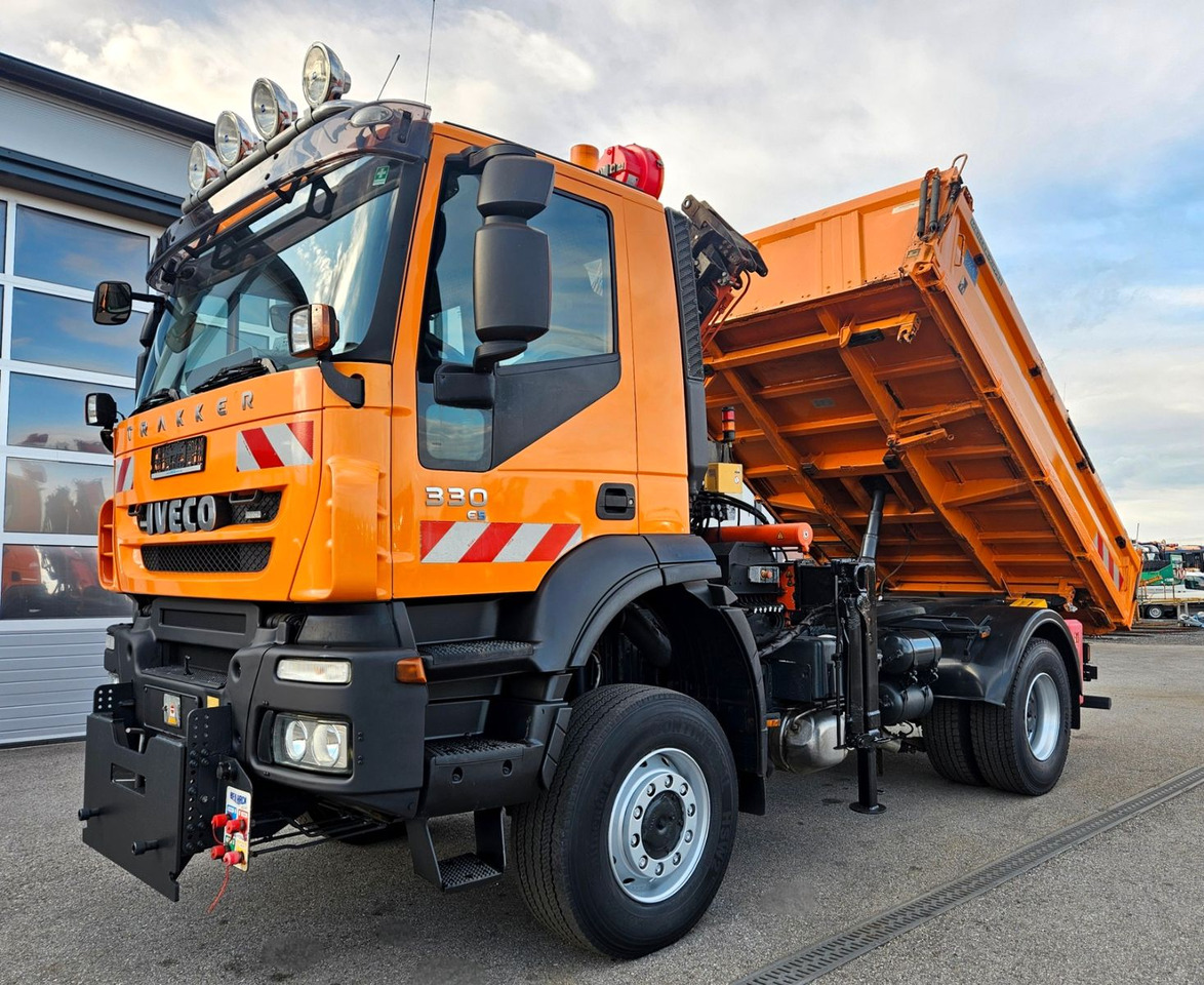 Iveco Trakker 190T33 4x4 Euro5 Kran Atlas Funk - Самосвал, Автоманипулятор: фото 1 Iveco Trakker 190T33 4x4 Euro5 Kran Atlas Funk - Самосвал, Автоманипулятор: фото 1