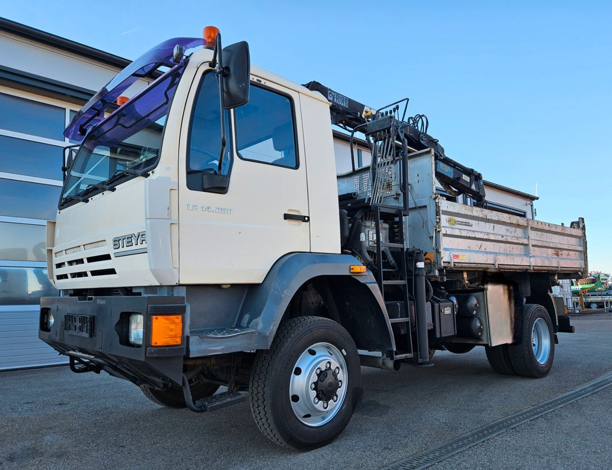 MAN LE 14.250 4x4 HIAB 077BS-2 Kran Greifer - Самосвал, Автоманипулятор: фото 5 MAN LE 14.250 4x4 HIAB 077BS-2 Kran Greifer - Самосвал, Автоманипулятор: фото 5