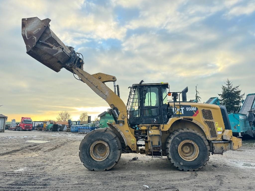 CAT 950M HighLift  - Колёсный погрузчик: фото 1 CAT 950M HighLift  - Колёсный погрузчик: фото 1