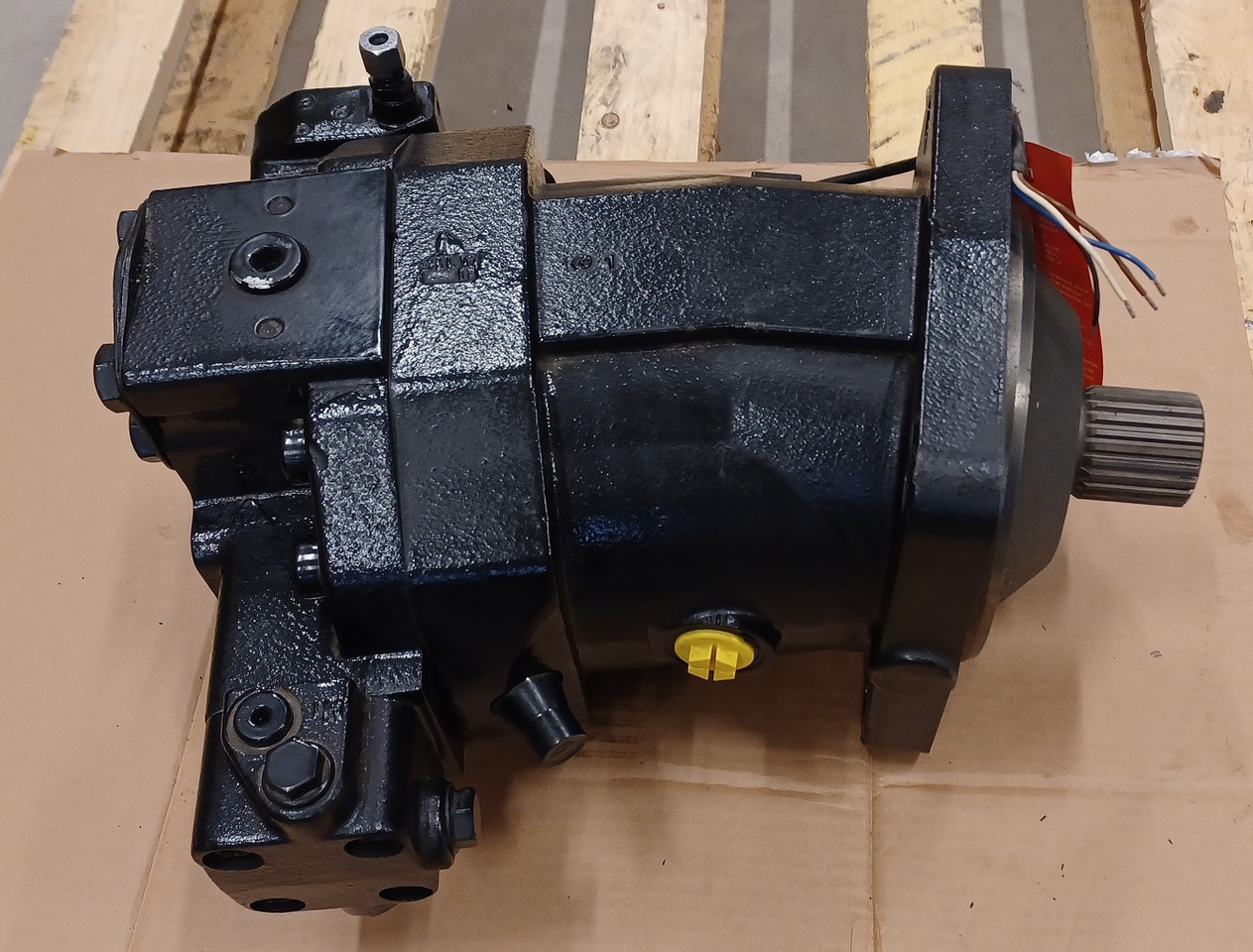 REXROTH A6VM200DA1/63W-VAB017FB-K - Гидравлический мотор для Гусеничных экскаваторов: фото 1 REXROTH A6VM200DA1/63W-VAB017FB-K - Гидравлический мотор для Гусеничных экскаваторов: фото 1