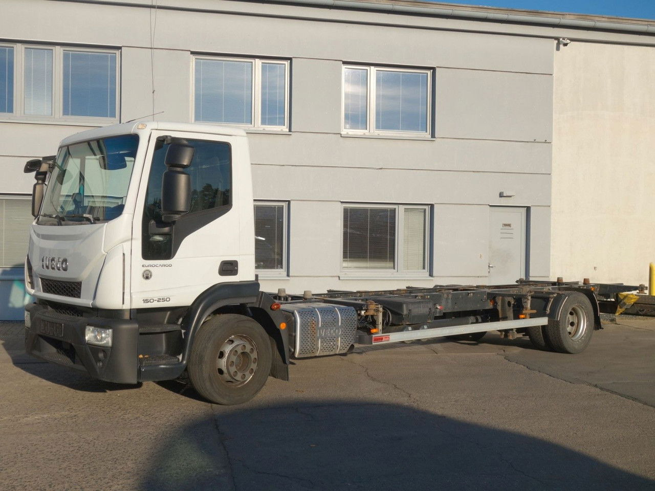 Iveco EuroCargo 150 150E 250 Wechselfahrgestel, BDFl - Грузовик-контейнеровоз/ Сменный кузов: фото 1 Iveco EuroCargo 150 150E 250 Wechselfahrgestel, BDFl - Грузовик-контейнеровоз/ Сменный кузов: фото 1