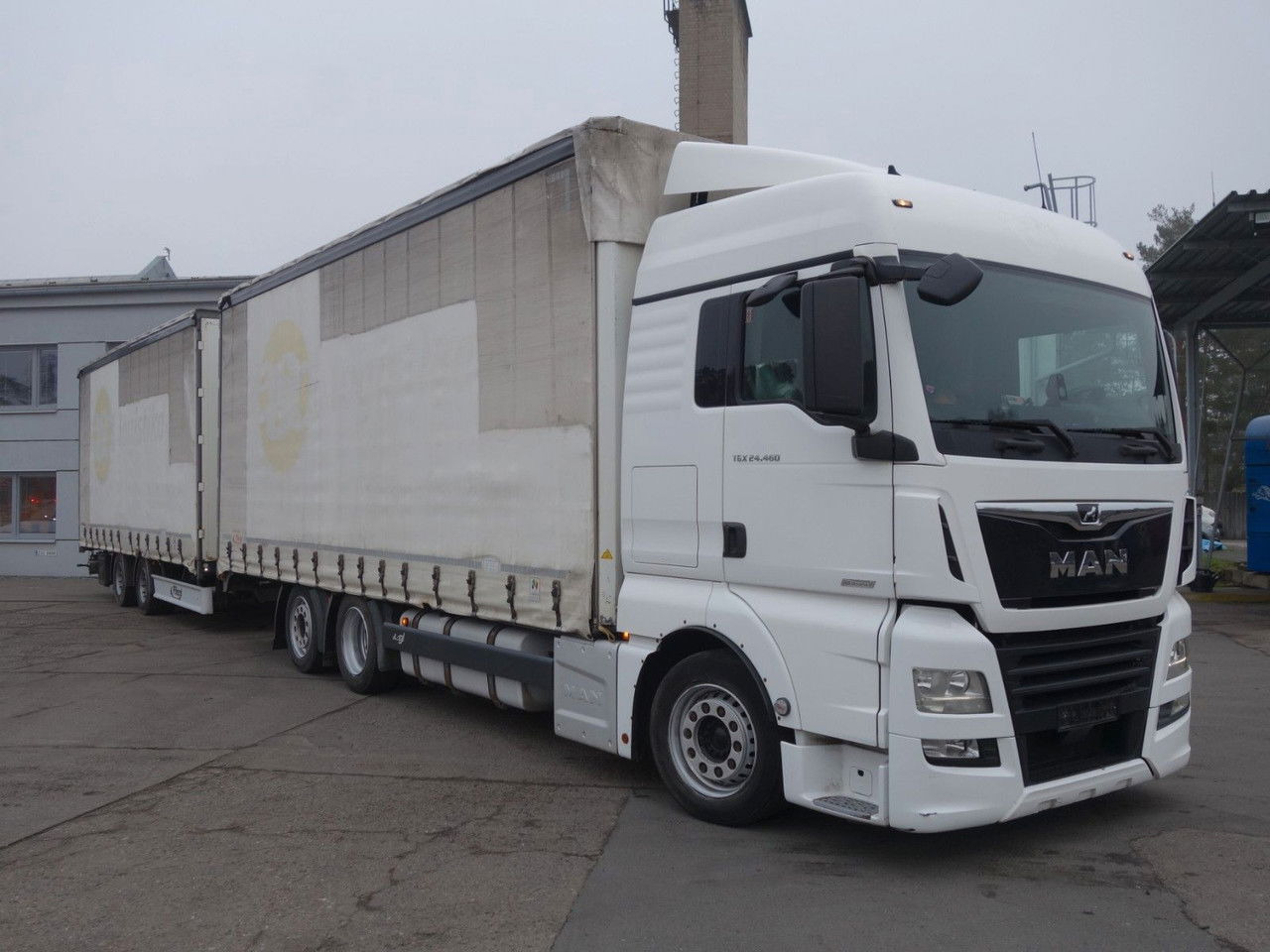 MAN TGX 24 24.460 6x2 120cm3, Durchfahren - Тентованный грузовик: фото 2 MAN TGX 24 24.460 6x2 120cm3, Durchfahren - Тентованный грузовик: фото 2