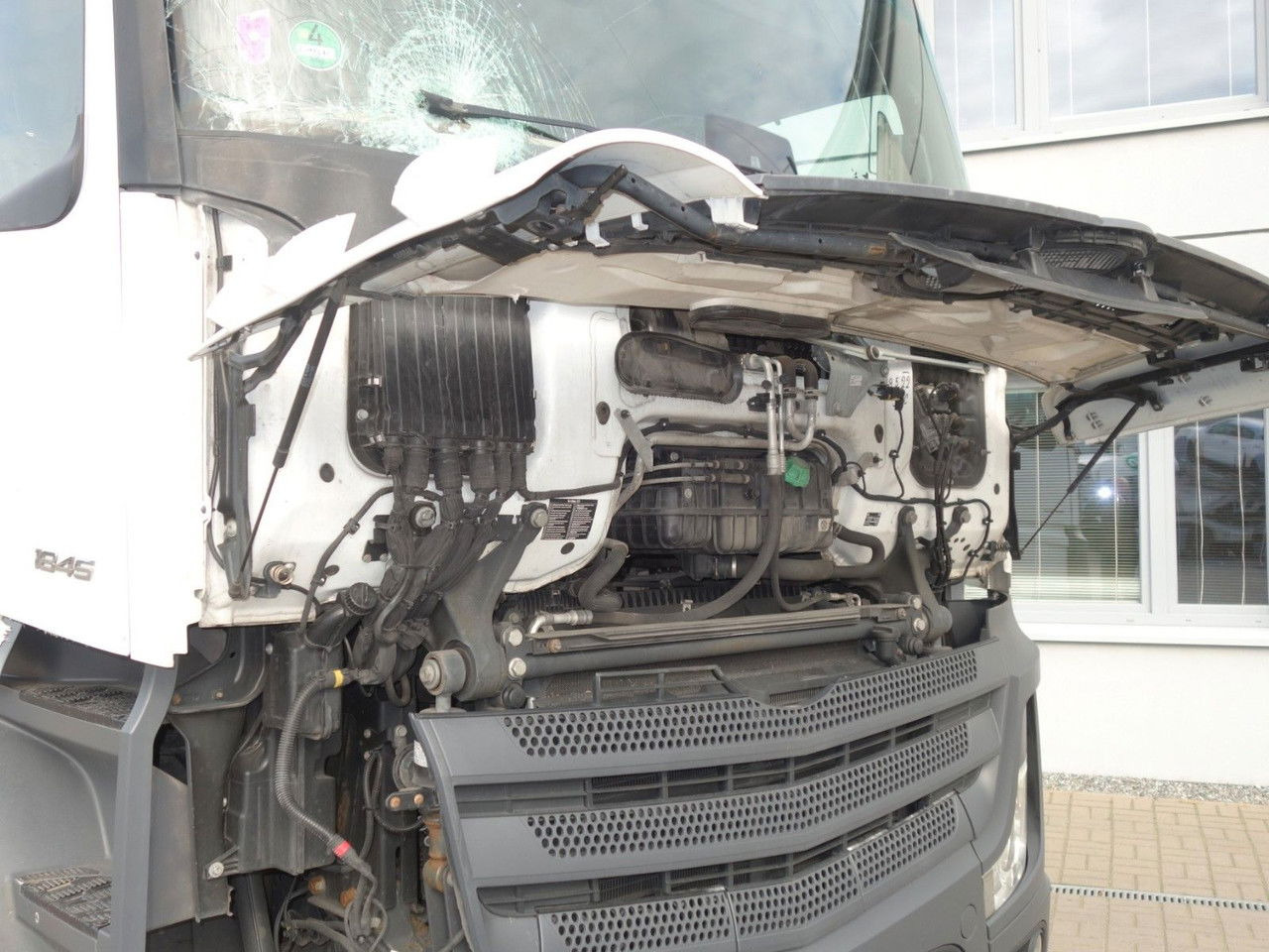 Mercedes-Benz Actros 1845 LD BIG Space MirrorCam - Тягач: фото 4 Mercedes-Benz Actros 1845 LD BIG Space MirrorCam - Тягач: фото 4