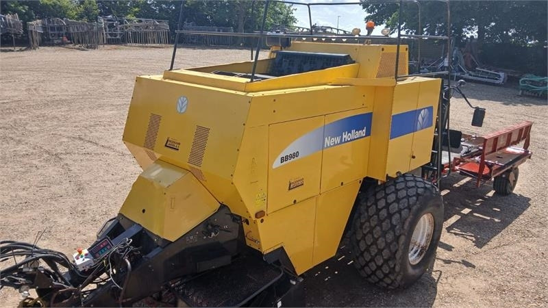 New Holland BB980 BB980 - Пресс-подборщик тюковый: фото 1 New Holland BB980 BB980 - Пресс-подборщик тюковый: фото 1