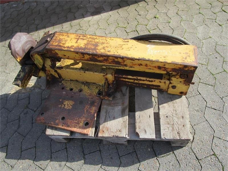 New Holland Hydraulisk pickup hitchkrog - Сцепное устройство для Кормоуборочных комбайнов: фото 2 New Holland Hydraulisk pickup hitchkrog - Сцепное устройство для Кормоуборочных комбайнов: фото 2