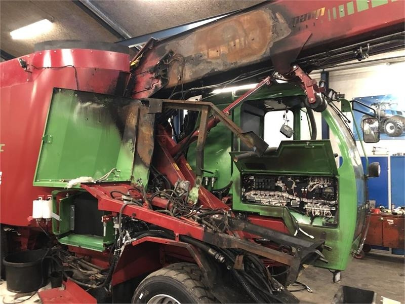 Strautmann Verti-Mix SF1702 Selvkørende blander - Кормораздатчик: фото 4 Strautmann Verti-Mix SF1702 Selvkørende blander - Кормораздатчик: фото 4