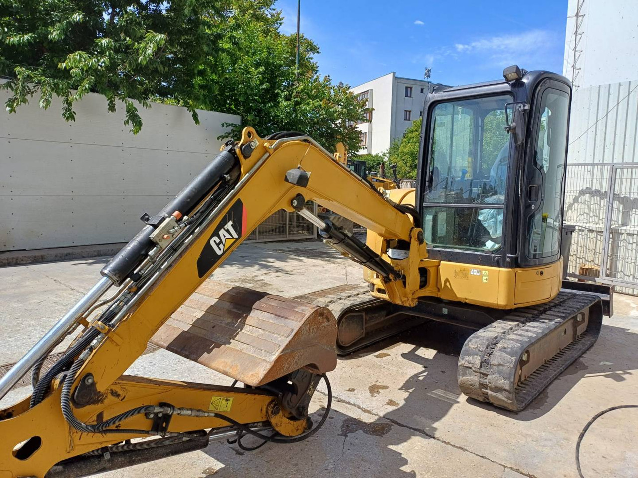 CAT 305.5ECR - Гусеничный экскаватор: фото 1 CAT 305.5ECR - Гусеничный экскаватор: фото 1
