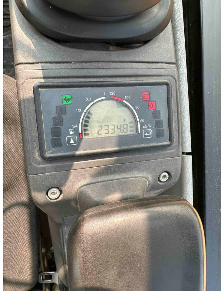 CAT 302.7DCR - Гусеничный экскаватор: фото 5 CAT 302.7DCR - Гусеничный экскаватор: фото 5