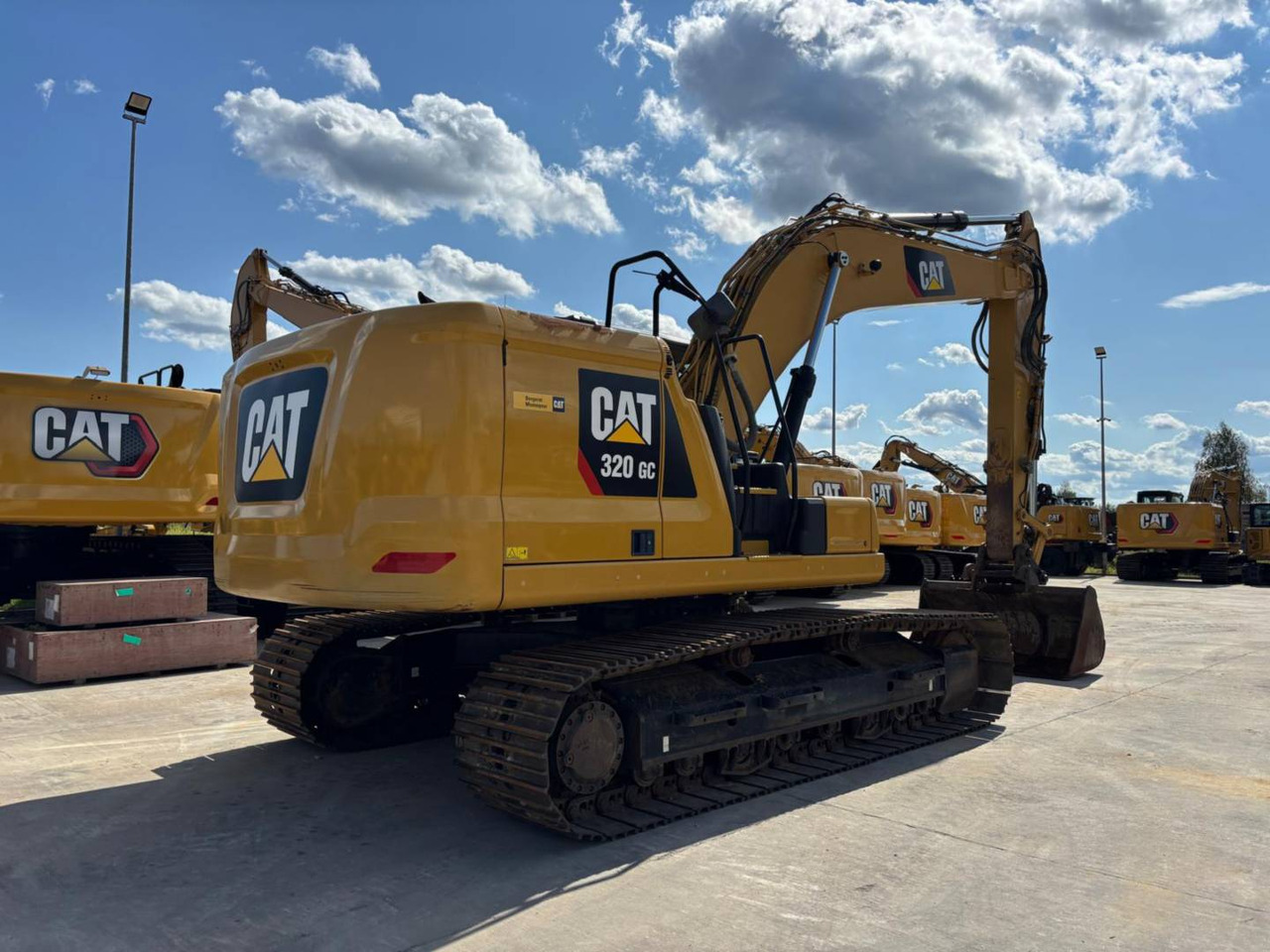 CAT 320GC - Гусеничный экскаватор: фото 3 CAT 320GC - Гусеничный экскаватор: фото 3