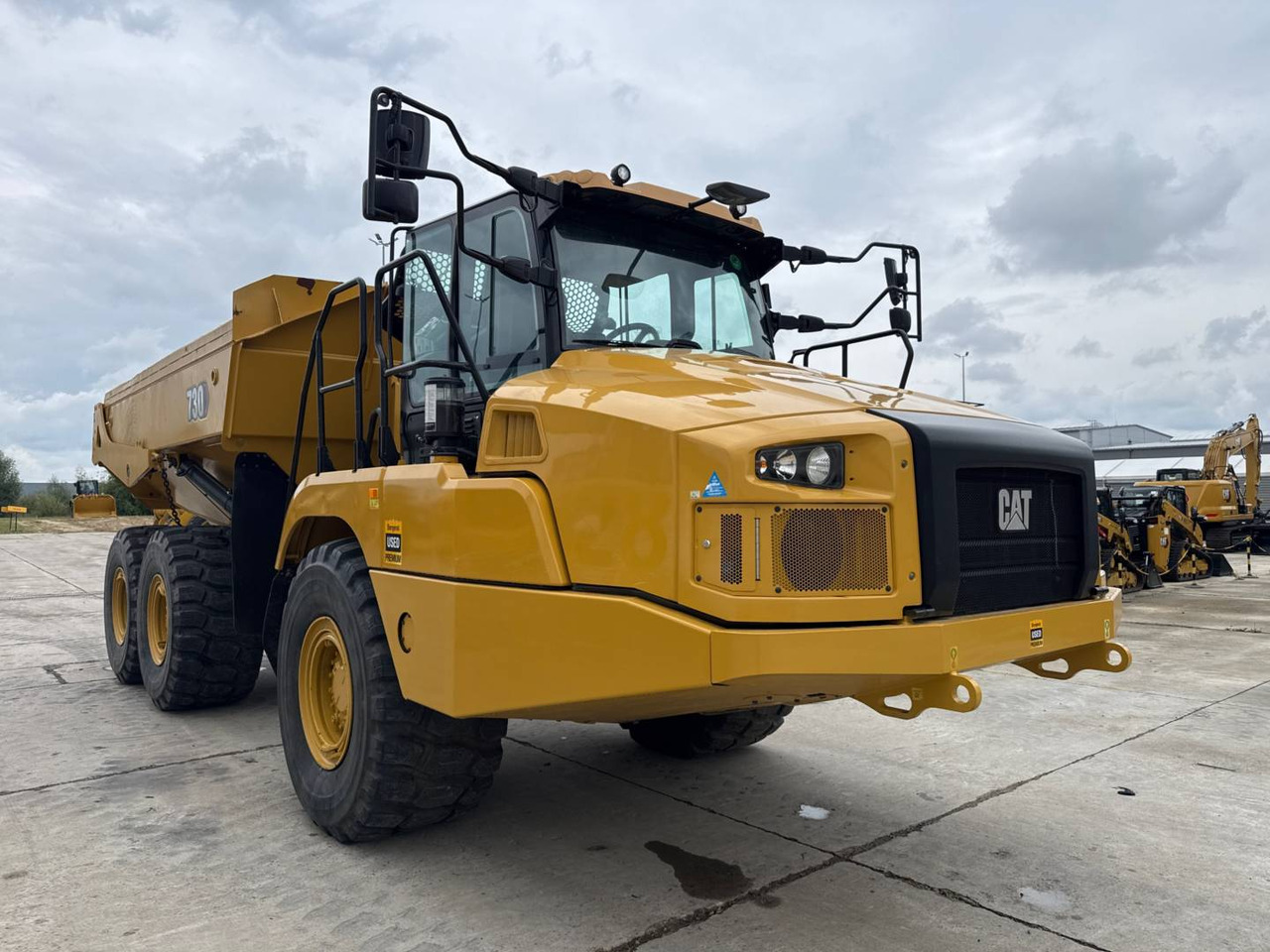 CAT 730 - Сочленённый самосвал: фото 2 CAT 730 - Сочленённый самосвал: фото 2