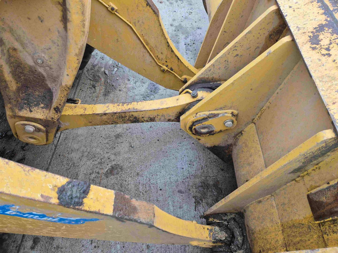 Колёсный погрузчик CAT 972: фото 12