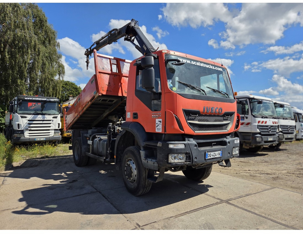 IVECO TRAKKER 330 AD190T33 4X4 TIPPER CRANE HIAB 099 ES-2 - Самосвал, Автоманипулятор: фото 2 IVECO TRAKKER 330 AD190T33 4X4 TIPPER CRANE HIAB 099 ES-2 - Самосвал, Автоманипулятор: фото 2