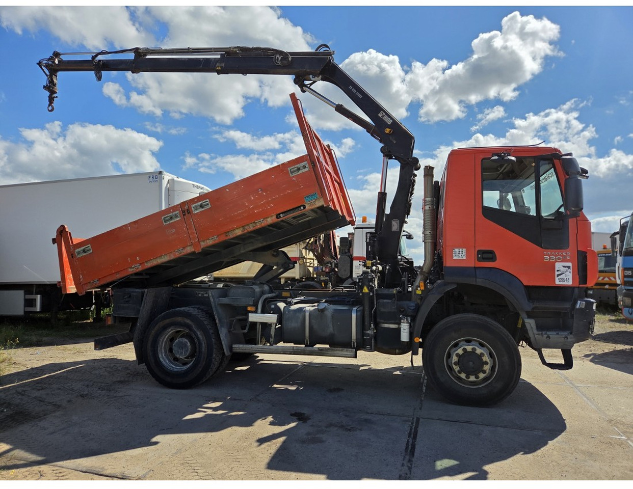 IVECO TRAKKER 330 AD190T33 4X4 TIPPER CRANE HIAB 099 ES-2 - Самосвал, Автоманипулятор: фото 3 IVECO TRAKKER 330 AD190T33 4X4 TIPPER CRANE HIAB 099 ES-2 - Самосвал, Автоманипулятор: фото 3