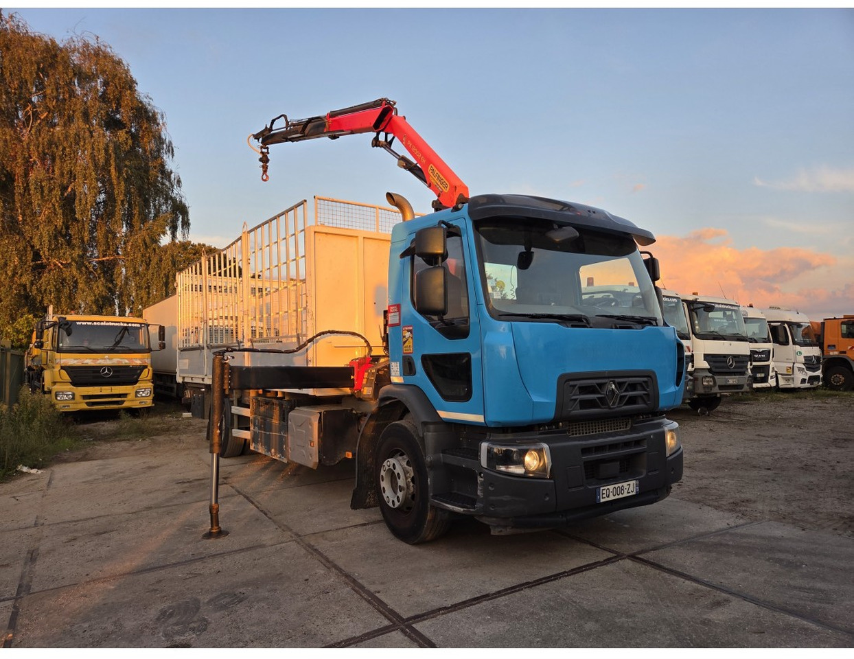 Renault C 280 4X2 Palfinger PK12002 EH Kran Crane Remote Control Automat flatbed truck - Грузовик бортовой/ Платформа, Автоманипулятор: фото 4 Renault C 280 4X2 Palfinger PK12002 EH Kran Crane Remote Control Automat flatbed truck - Грузовик бортовой/ Платформа, Автоманипулятор: фото 4