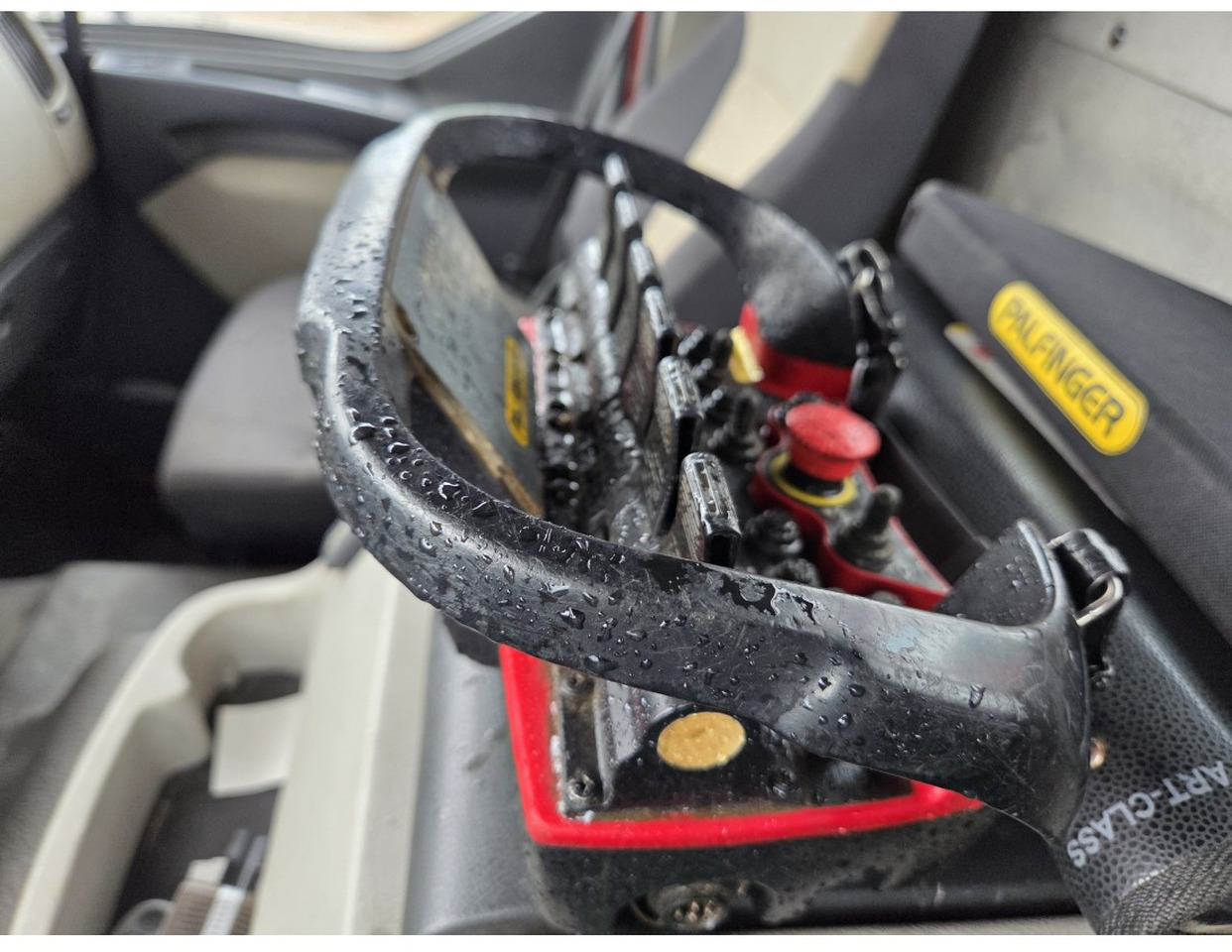 Грузовик бортовой/ Платформа, Автоманипулятор Renault Kerax 430 8X4 Flatbed Crane Palfinger PK26002EH 26 ton 5 Extensions *Retarder: фото 11 Грузовик бортовой/ Платформа, Автоманипулятор Renault Kerax 430 8X4 Flatbed Crane Palfinger PK26002EH 26 ton 5 Extensions *Retarder: фото 11