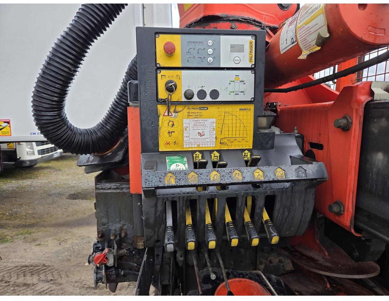 Грузовик бортовой/ Платформа, Автоманипулятор Renault Kerax 430 8X4 Flatbed Crane Palfinger PK26002EH 26 ton 5 Extensions *Retarder: фото 7 Грузовик бортовой/ Платформа, Автоманипулятор Renault Kerax 430 8X4 Flatbed Crane Palfinger PK26002EH 26 ton 5 Extensions *Retarder: фото 7