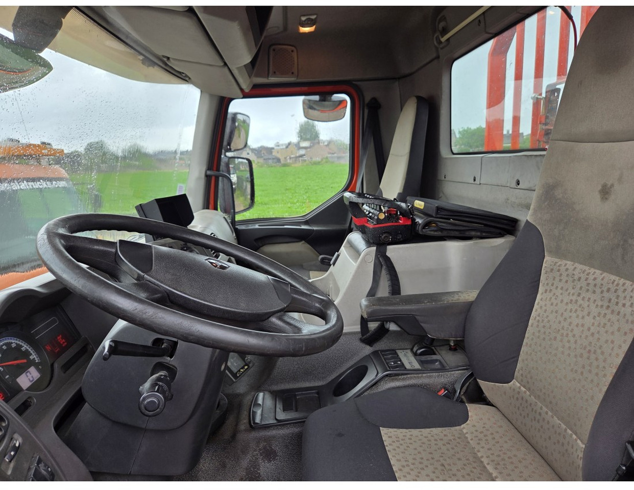 Грузовик бортовой/ Платформа, Автоманипулятор Renault Kerax 430 8X4 Flatbed Crane Palfinger PK26002EH 26 ton 5 Extensions *Retarder: фото 9 Грузовик бортовой/ Платформа, Автоманипулятор Renault Kerax 430 8X4 Flatbed Crane Palfinger PK26002EH 26 ton 5 Extensions *Retarder: фото 9