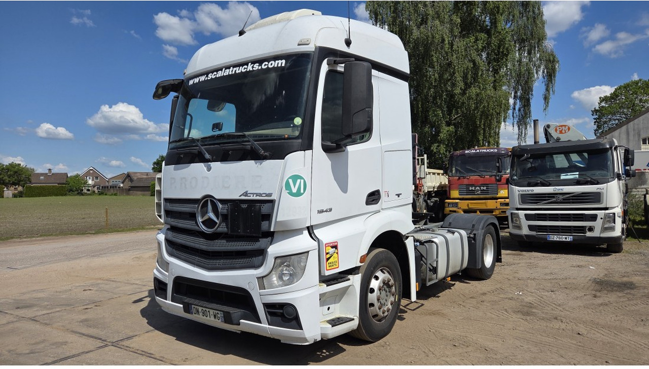 Mercedes Actros 1843 4X2 StreamSpace Retarder Parking Air conditioning PTO - Тягач: фото 1 Mercedes Actros 1843 4X2 StreamSpace Retarder Parking Air conditioning PTO - Тягач: фото 1
