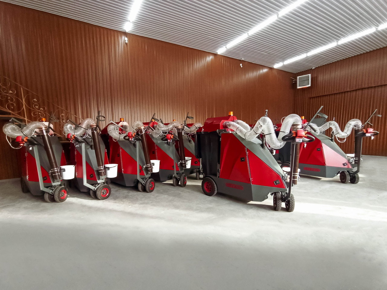 ТІСАВ Street Vacuum Cleaner, Outdoor Vacuum Sweeper, Manufacturer, City Ant - Промышленный пылесос: фото 3 ТІСАВ Street Vacuum Cleaner, Outdoor Vacuum Sweeper, Manufacturer, City Ant - Промышленный пылесос: фото 3