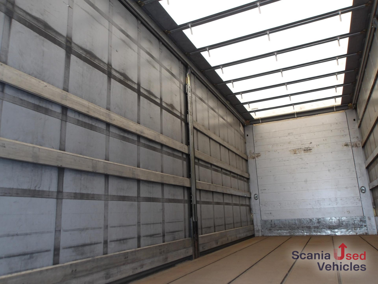SCANIA R410 - 6x2 - CURTAINSIDER - EDSCHA - STAPLERHALT. - Тентованный грузовик: фото 2 SCANIA R410 - 6x2 - CURTAINSIDER - EDSCHA - STAPLERHALT. - Тентованный грузовик: фото 2