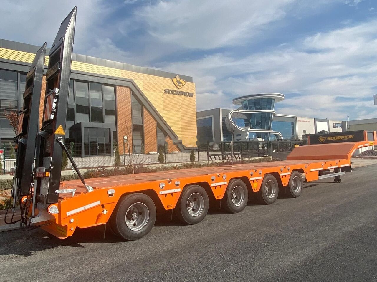 Новый Низкорамный полуприцеп Scorpion Trailer 2024 NEW 5 AXLE (MANUFACTURER COMPANY): фото 1