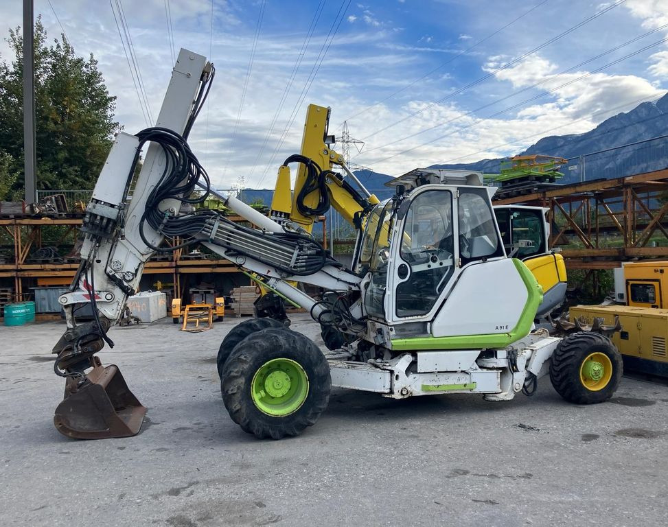Шагающий экскаватор-паук Menzi Muck A91 4x4, Schreitbagger: фото 1